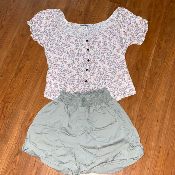 Outfit - Picture 1 of 5